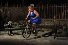 &quot;Le banc&quot; une série du photographe Pierre Leblanc, photo intitulée &quot;Nos villes épuisées&quot;.