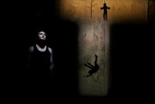 &quot;Traumas&quot; une série du photographe Pierre Leblanc, photo intitulée &quot;Le vérité des menteurs&quot;.