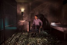 Série photographique intitulée "Discriminations" de Pierre Leblanc, le critère de discrimination présenté est "le handicap".