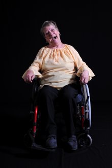 Réalisé par le photographe Pierre Leblanc, série 'Fauteuils habités".