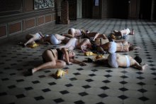 Prises de vues du photographe Pierre Leblanc lors de la performance de la compagnie Man Drake, conception Toméo Vergès.