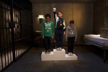 Série photographique intitulée "Discriminations" de Pierre Leblanc, lle critère de discrimination présenté est "la race".